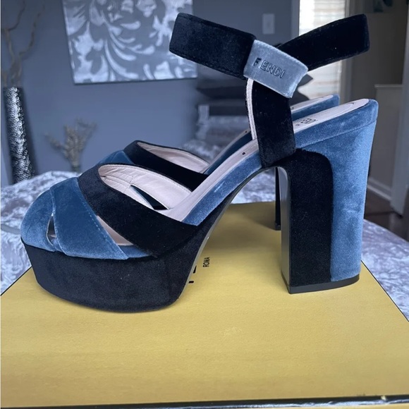 Fendi Velvet Platform Sandals in Black and Blue Size 36 - Picture 3 of 7